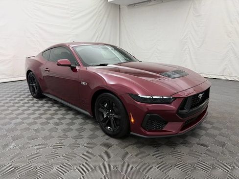 Used 2025 Ford Mustang GT RWD image 4