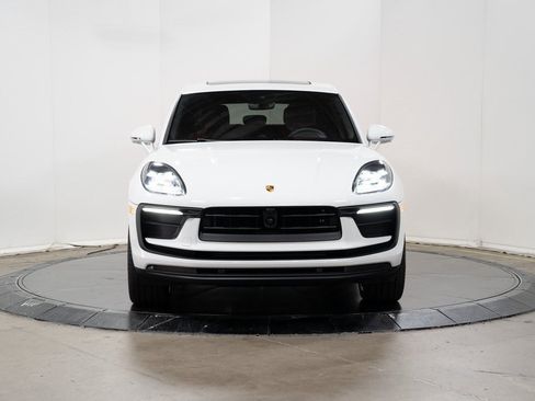 Used 2024 Porsche Macan image 6