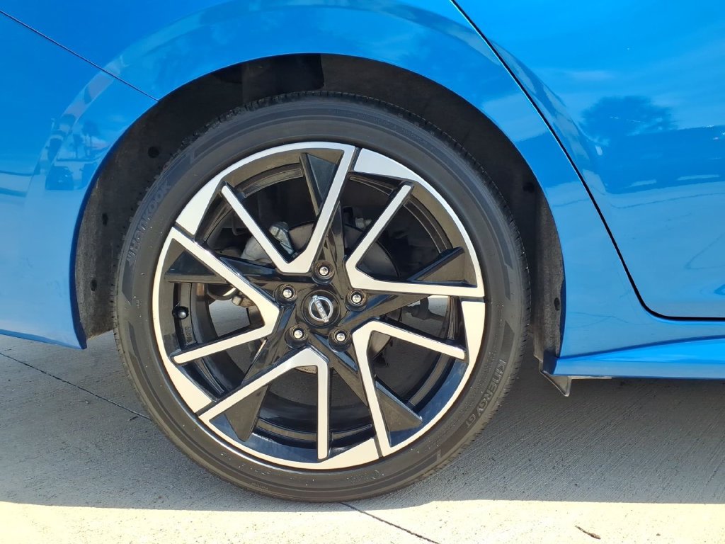 Used 2025 Nissan Sentra SR w/ SR Premium Package FWD image 19