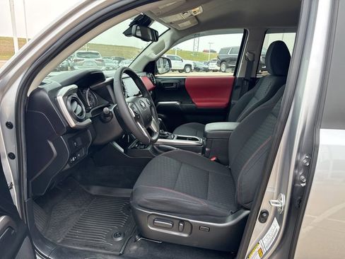 Used 2021 Toyota Tacoma SR5 w/ Technology Package image 12