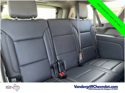 Used 2024 Chevrolet Suburban LT RWD image 31