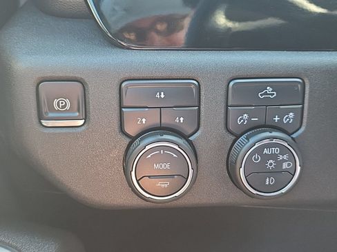 Used 2025 Chevrolet Silverado 2500 LT AWD/4WD image 27