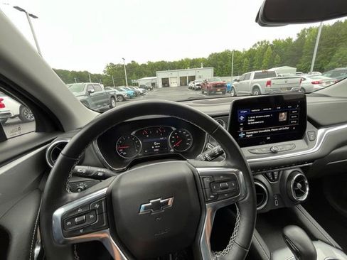 Used 2024 Chevrolet Blazer LT AWD/4WD image 19