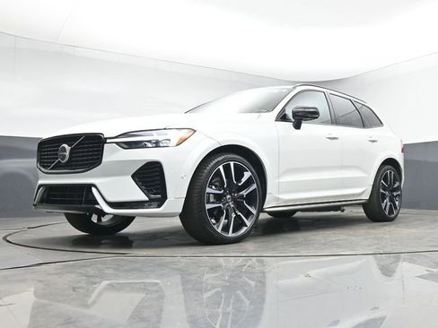 Used 2023 Volvo XC60 B5 Ultimate w/ Protection Package Premier FWD image 40