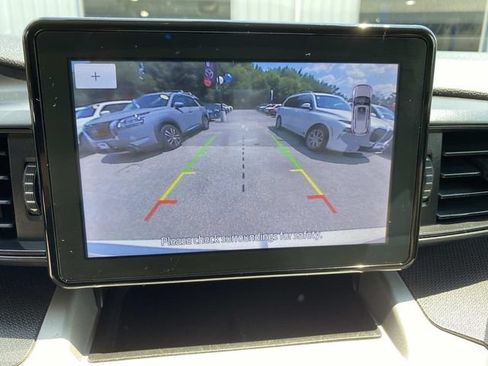 Used 2021 Ford Explorer 4WD w/ Class III Trailer Tow Package image 9