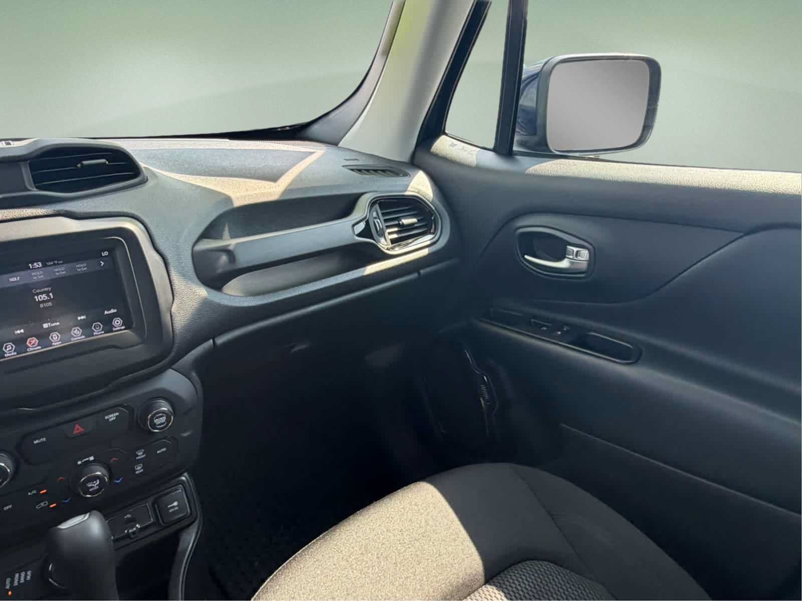 Used 2019 Jeep Renegade Altitude w/ Quick Order Package 2XM AWD/4WD image 16