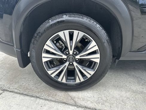 Used 2023 Nissan Rogue SV FWD image 11