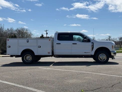 Used 2024 Ford F350 XL w/ Snow Plow Prep Package AWD/4WD image 4
