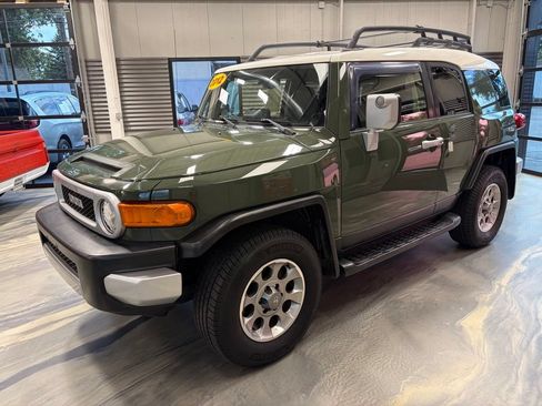 Used 2012 Toyota FJ Cruiser 4WD w/ Upgrade Pkg image 39