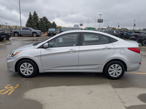 Used 2016 Hyundai Accent SE FWD image 2