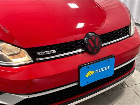 Used 2017 Volkswagen Golf Alltrack S image 31