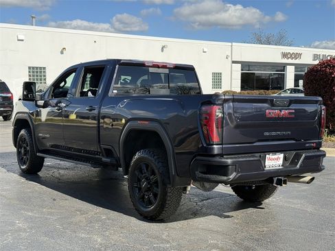 Used 2024 GMC Sierra 2500 AT4 w/ AT4 Preferred Package image 6
