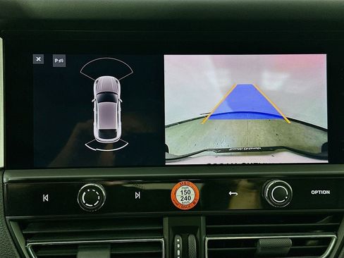 Certified 2023 Porsche Macan S AWD/4WD image 17