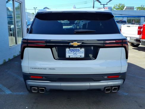 Used 2026 Chevrolet Traverse LT w/ Sun and Wheel Package AWD/4WD image 5