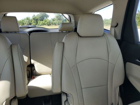 Used 2020 Buick Enclave Essence w/ Sound and Sites Package image 14