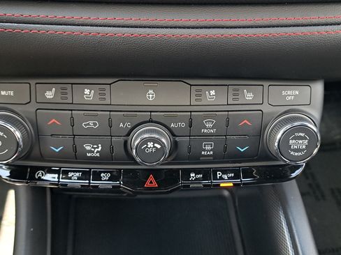 Used 2024 Dodge Durango GT AWD/4WD image 21