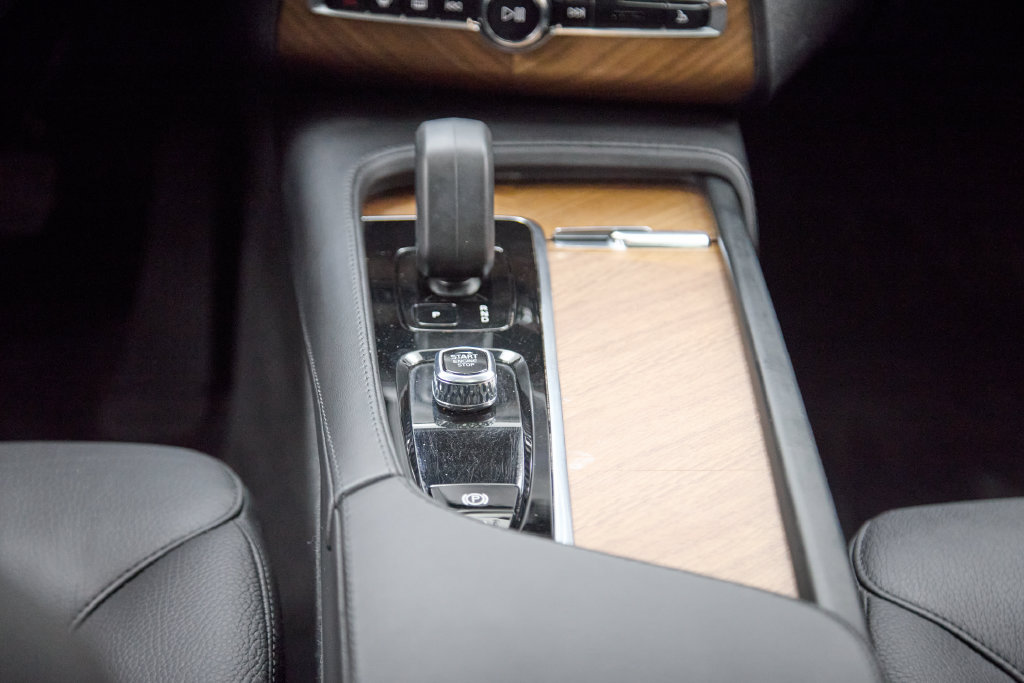 Certified 2024 Volvo XC90 B6 Plus w/ Protection Package Premier AWD/4WD image 31