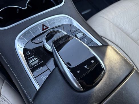 Used 2018 Mercedes-Benz S 560 Sedan image 35