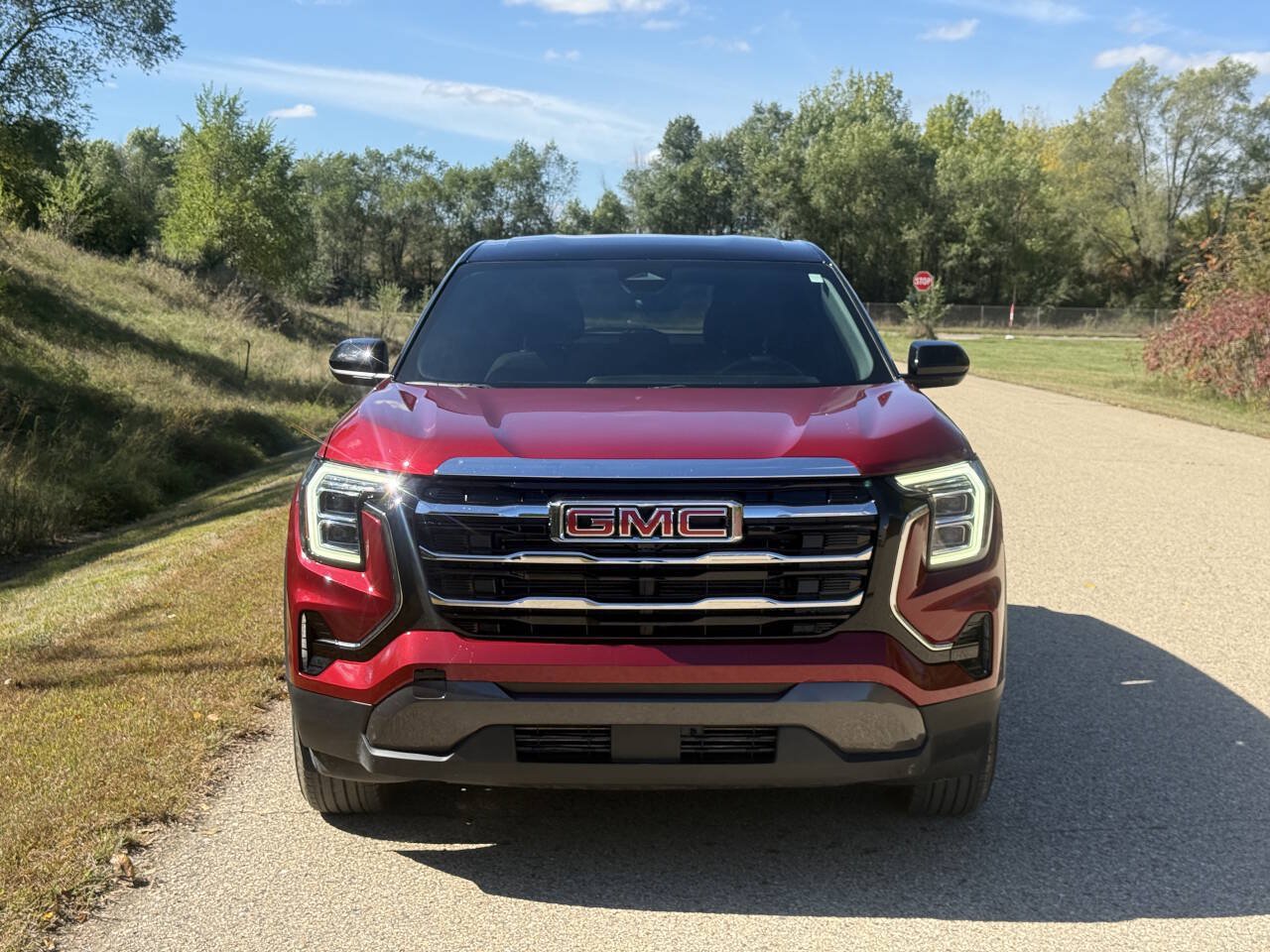 Used 2025 GMC Terrain Elevation AWD/4WD image 4