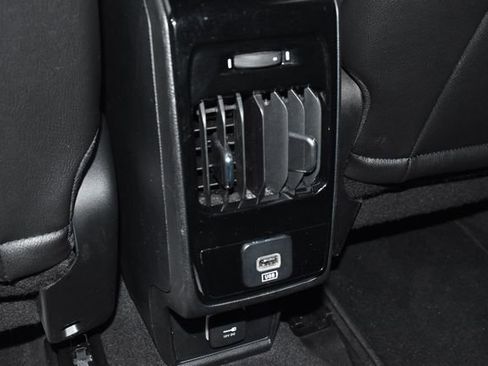 Used 2024 Jeep Compass Latitude image 29