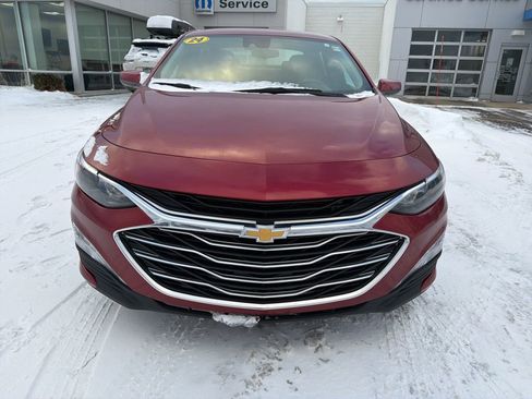Used 2024 Chevrolet Malibu LT FWD image 2