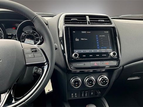 New 2025 Mitsubishi Outlander Sport SE image 9