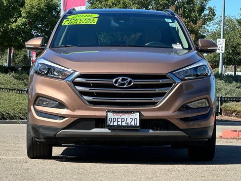 Used 2016 Hyundai Tucson Limited w/ Option Group 03 FWD image 9