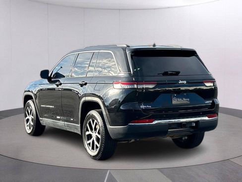 Used 2024 Jeep Grand Cherokee Limited RWD image 3