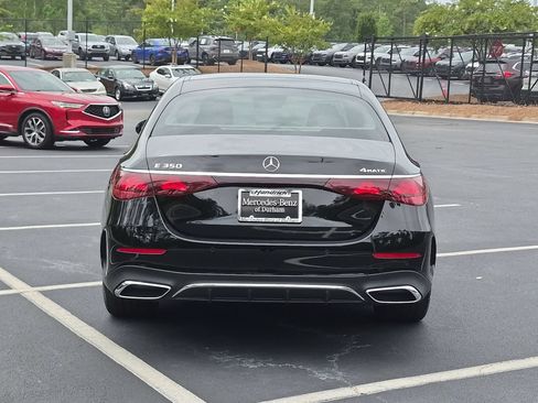 New 2026 Mercedes-Benz E 350 4MATIC Sedan image 9