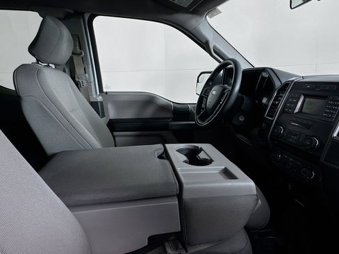 Used 2017 Ford F150 XLT w/ Trailer Tow Package image 26