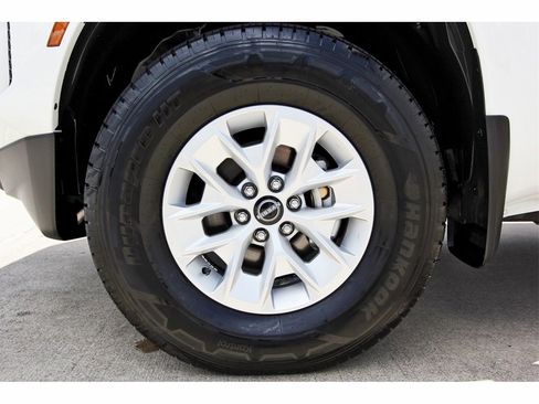 Certified 2024 Nissan Frontier SV w/ Technology Package image 29