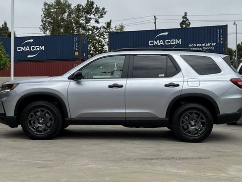 Certified 2025 Honda Pilot TrailSport image 10