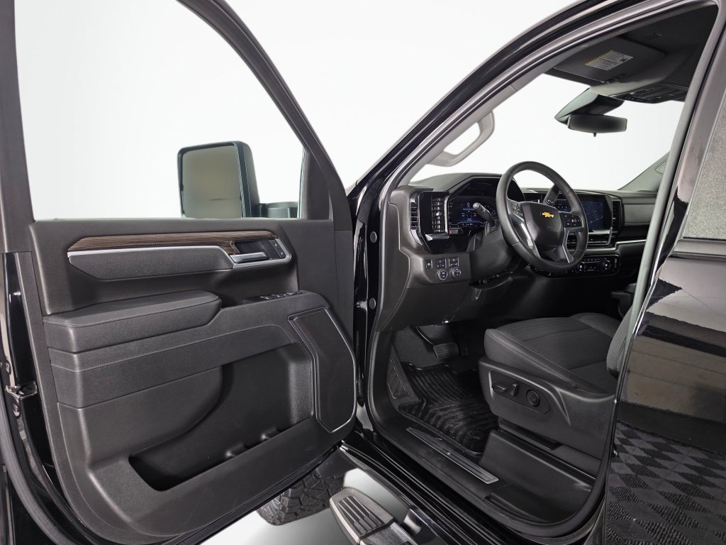 Used 2025 Chevrolet Silverado 2500 LT w/ Convenience Package AWD/4WD image 27