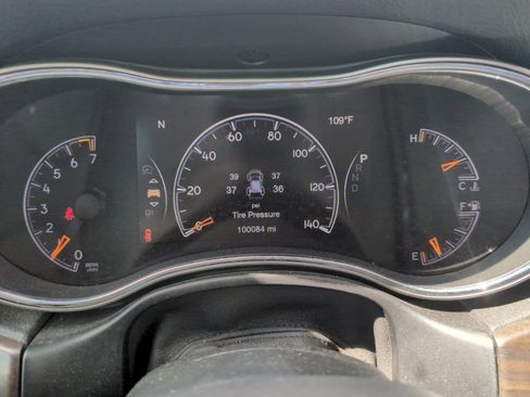 Used 2018 Jeep Grand Cherokee Laredo AWD/4WD image 14