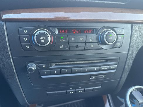 Used 2012 BMW 135i Convertible RWD image 56