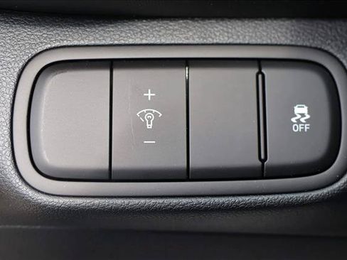 Certified 2026 Hyundai Venue SEL FWD image 13