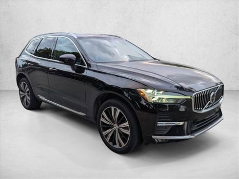 Used 2022 Volvo XC60 B5 Inscription w/ Advanced Package FWD image 3
