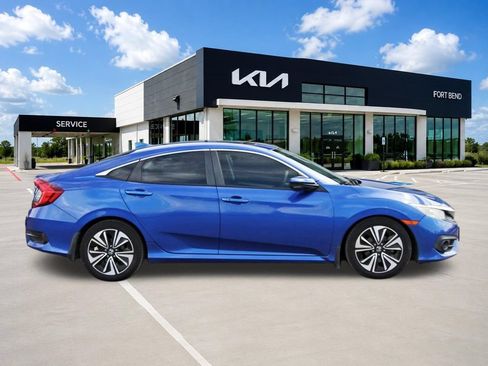 Used 2016 Honda Civic EX-T image 4