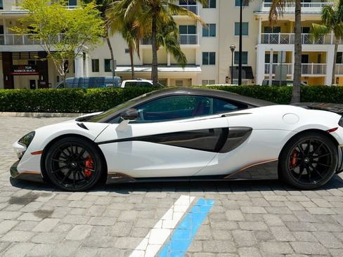 Used 2019 McLaren 600LT RWD image 15