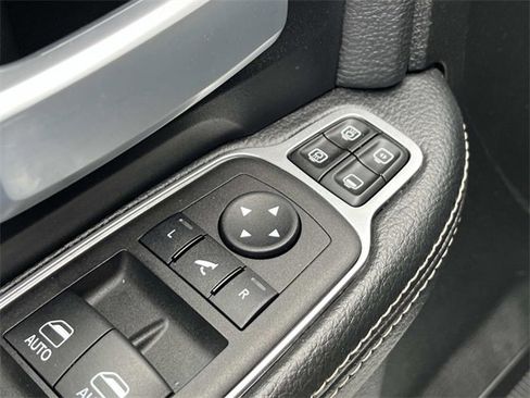 Used 2024 RAM 3500 Big Horn image 31