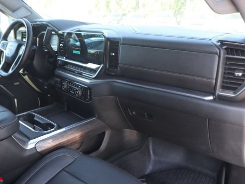 Used 2024 Chevrolet Silverado 2500 LTZ w/ LTZ Convenience Package AWD/4WD image 38