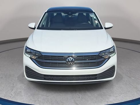 Certified 2023 Volkswagen Jetta SE FWD image 2