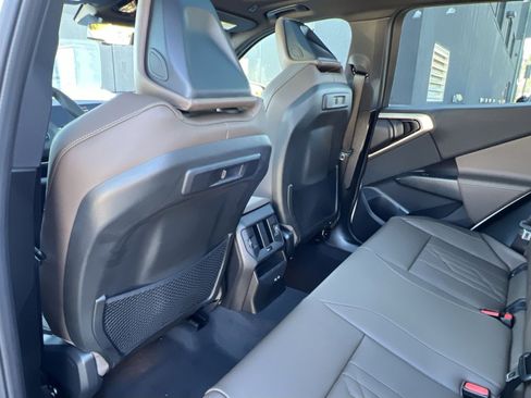 Used 2025 BMW X3 xDrive30i w/ Premium Package image 23