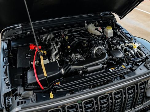 Used 2024 Jeep Gladiator Sport image 86