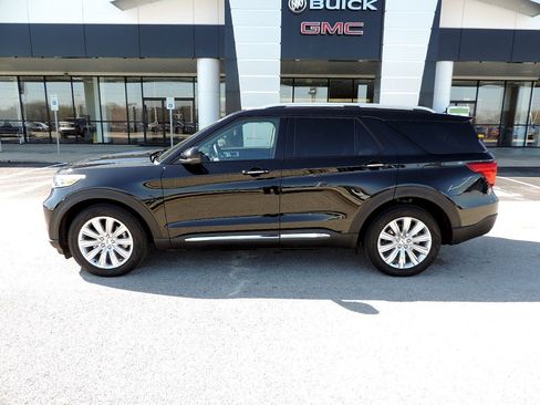 Used 2023 Ford Explorer Limited w/ Limited Technology Package image 8