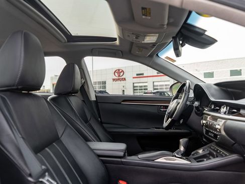 Used 2017 Lexus ES 350 w/ Luxury Package image 12