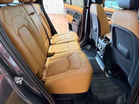 Used 2023 Land Rover Defender 110 image 22