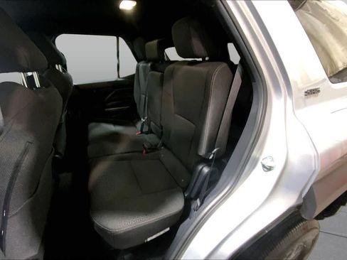 Used 2025 Toyota 4Runner SR5 AWD/4WD image 21