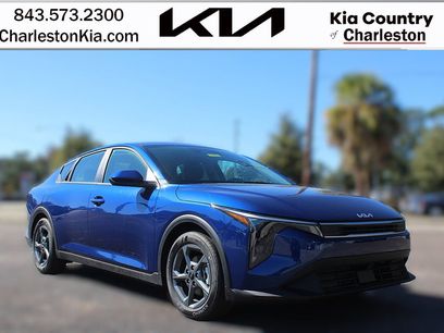 New 2025 Kia K4 LXS