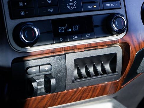 Used 2012 Ford F350 Lariat w/ Chrome Pkg image 29